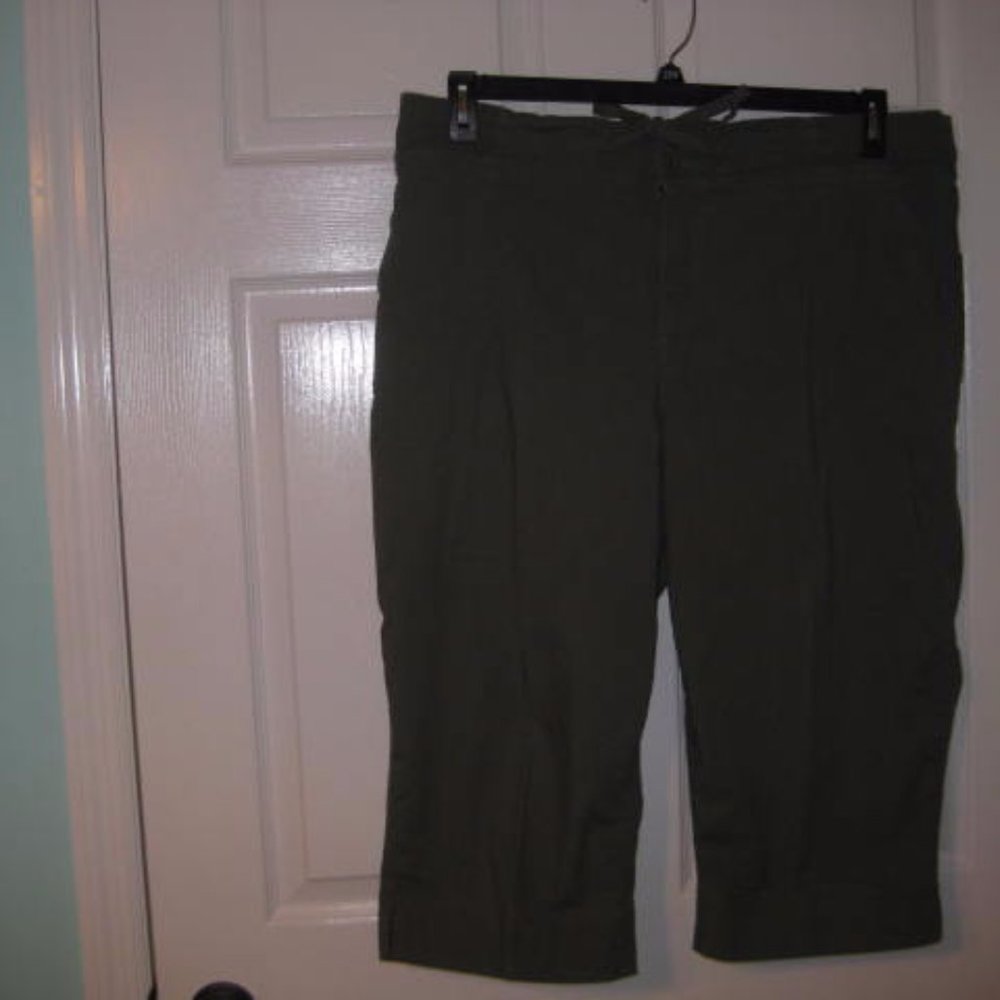 Plus Size Capris
